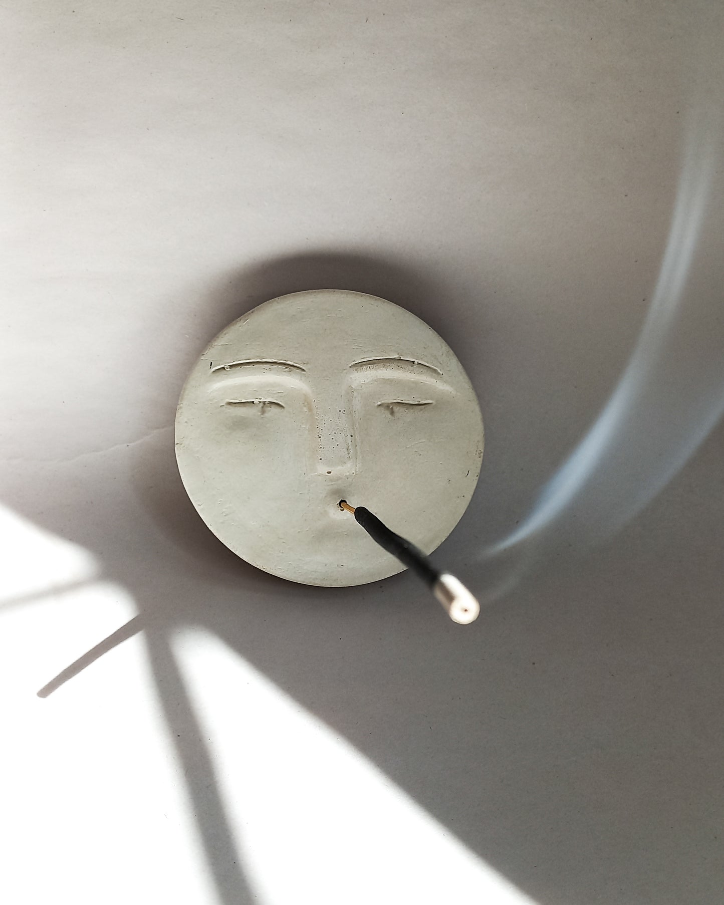 Luna portainciensos